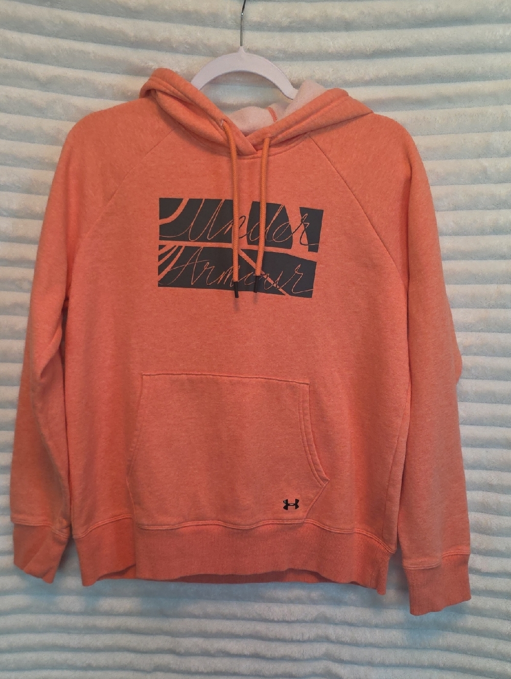 0179 Under Armour Coral  Hoodie Sweatshirt‎